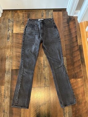 Abercrombie & Fitch Women's Straight Leg Jeans in Charcoal Black